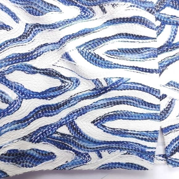 WORTH Blue White Patterned Embroidered Skirt Sz 8 - Picture 12 of 12